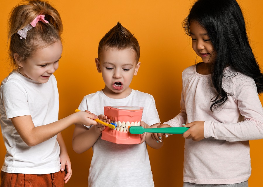 How to Brush? 5 Golden Rules of Brushing Your Teeth